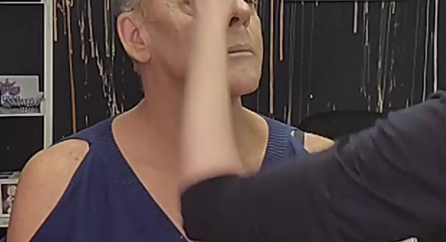 Maquillage transformation 3d homme-femme